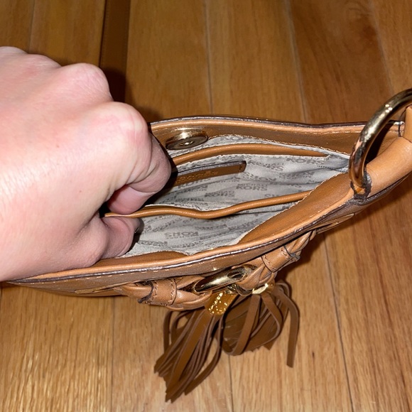 Michael Kors tan crossover bag with adjustable straps - Picture 10 of 12